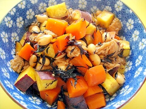 さつまいもと大豆にんじんヒジキの煮物